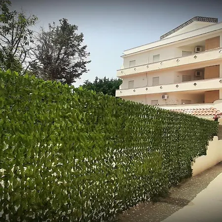 Alcamo Marina: Garden View Near San Vito Lo Capo Apartment *