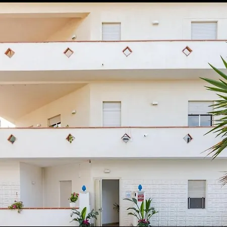 Apartment Alcamo Marina: Garden View Near San Vito Lo Capo